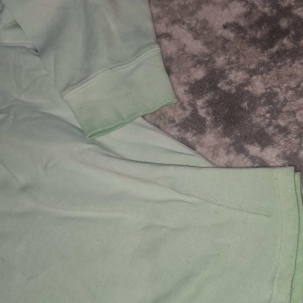 Torrid Size 3 Green Pullover Sweatshirt Light Weight - Picture 3 of 5